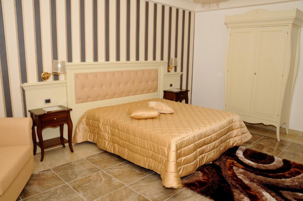 Regina Di Saba - Hotel Villa Per Ricevimenti Grottaminarda Chambre photo