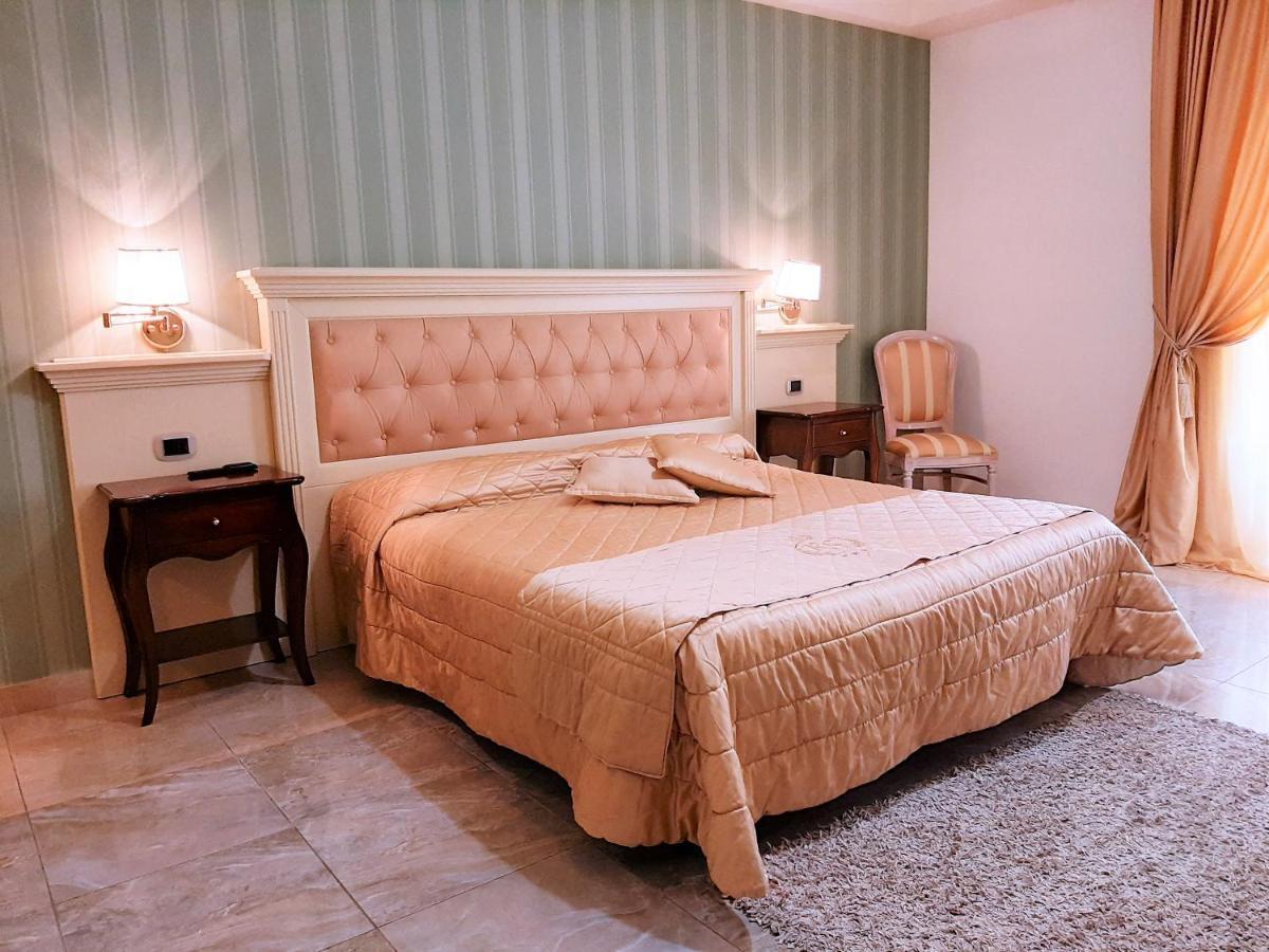 Regina Di Saba - Hotel Villa Per Ricevimenti Grottaminarda Extérieur photo